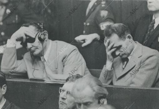 Nuremberg (Alemania), 30/09/1946. Proceso de Nuremberg. En la imagen, Herman Goering y Rudolf Hess escuchan el veredicto del Tribunal